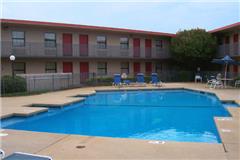 Econo Lodge Inn & Suites